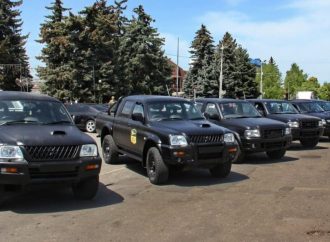 Фермеры Одесской области передали ВСУ более 300 автомобилей: принимал лично Залужный (фоторепортаж)