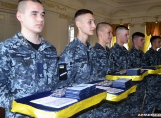 Як відзначали останній дзвоник у Військово-морському ліцеї Одеси (фото)