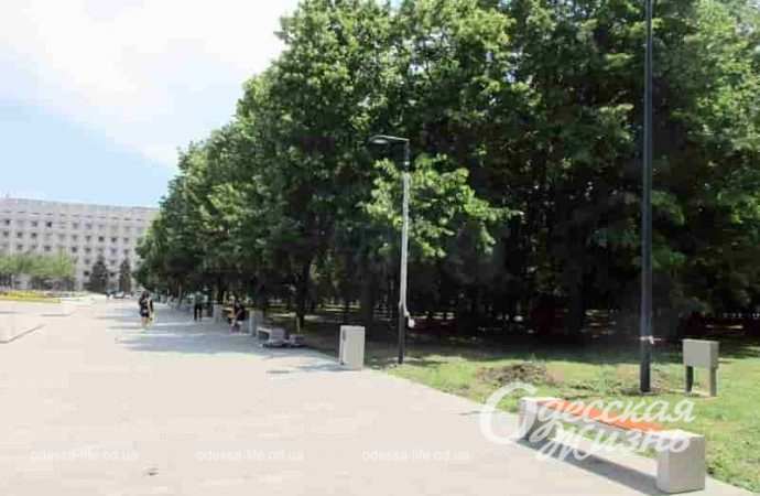 Мемориал у Одесской ОГА2