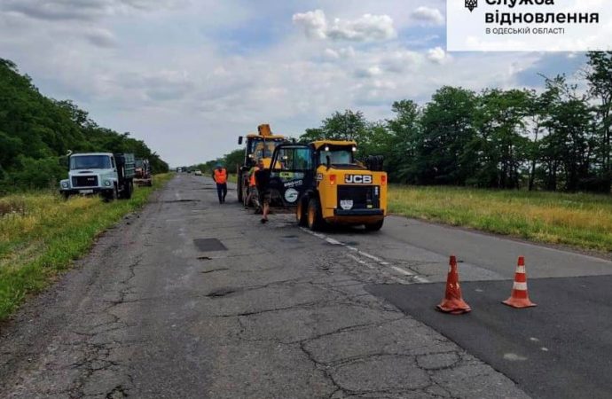 В Одесской области начали ремонт стратегически важной дороги (фото)