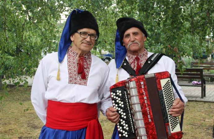 В Окнах провели день поселка по-казацки и собрали деньги для ВСУ