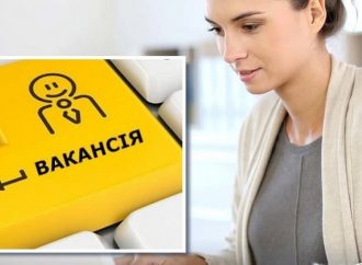 Работа в Украине: на каких специалистов наибольший спрос этим летом
