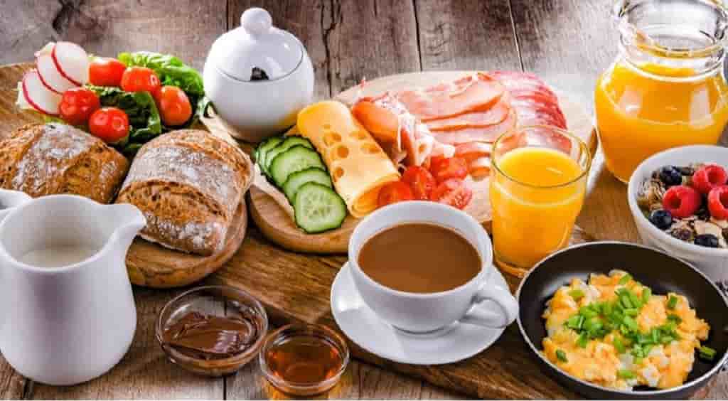 Влияет ли завтрак на похудение?