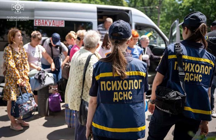В Одессу прибыли эвакуированные жители подтопленной Херсонской области (фото)