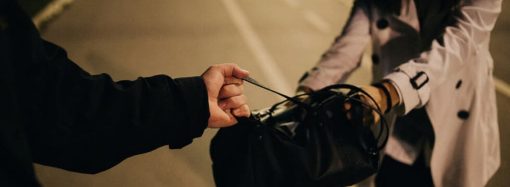 Одессита ограбили в центре города: подробности