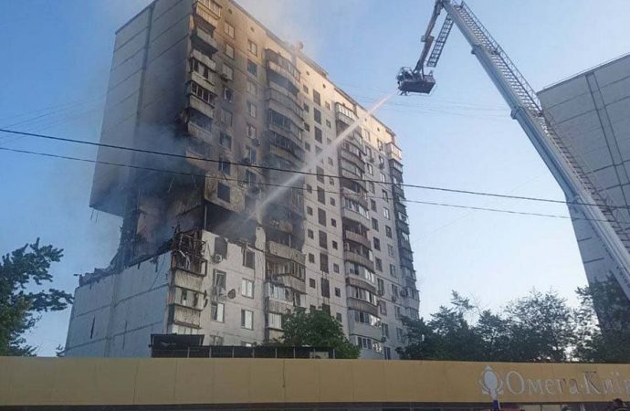 В Киеве произошел взрыв в многоэтажке: есть погибшие (фото)