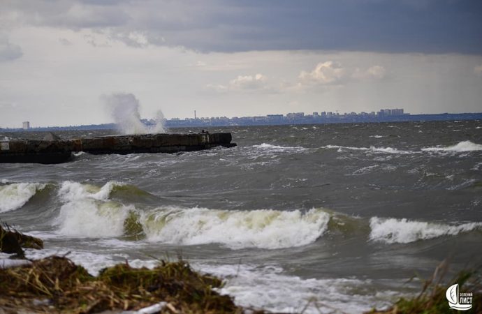 Як шторм розчищає одеське узбережжя (фото)