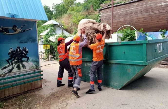 прибирання узбережжя