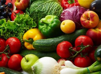 Ранние овощи и фрукты: чем они опасны для здоровья и как их правильно покупать