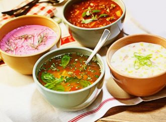 Не окрошкой единой: 6 рецептов холодных супов для жаркого лета