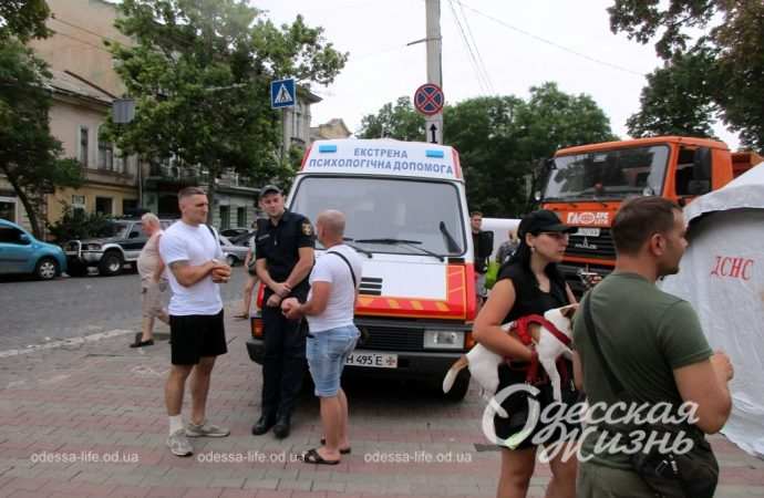 Соборная площадь после прилета10