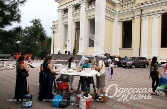 Соборная площадь после прилета11