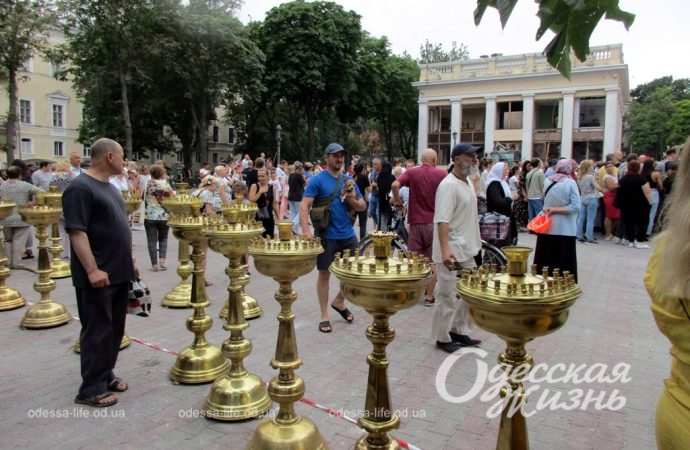 Соборная площадь после прилета3