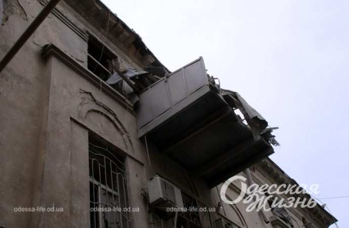 Одесский сквер после ракетной атаки7