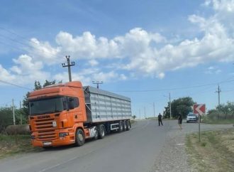В Одесской области водитель грузовика наехал на пешехода: детали