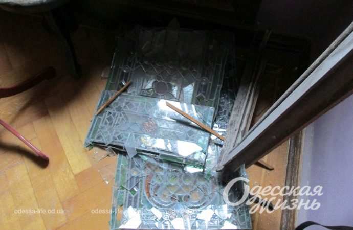 Дом ученых в Одессе после обстрела5