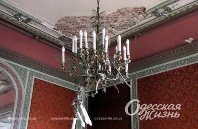 Дом ученых в Одессе после обстрела6