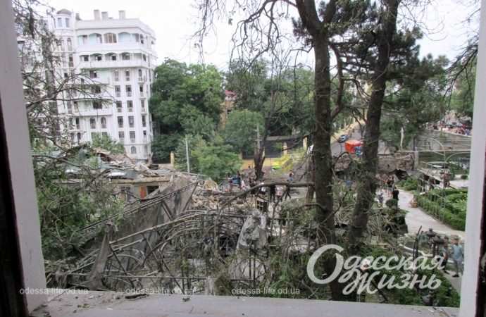 Двор одесского Дома ученых