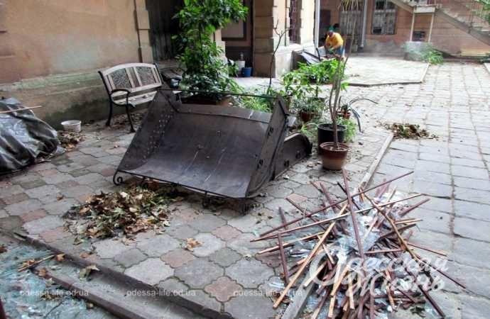 Дом ученых, двор