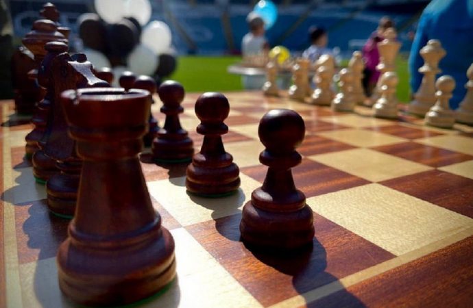 В Одессе одновременно сыграли в шахматы 100 детей (фоторепортаж)
