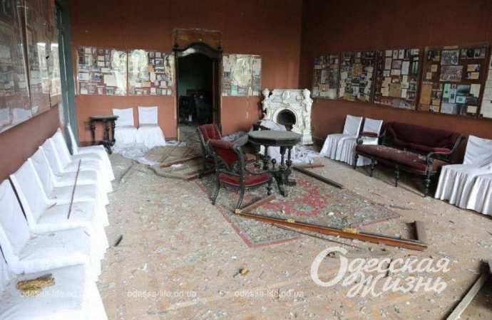 Дом ученых в Одессе после обстрела9