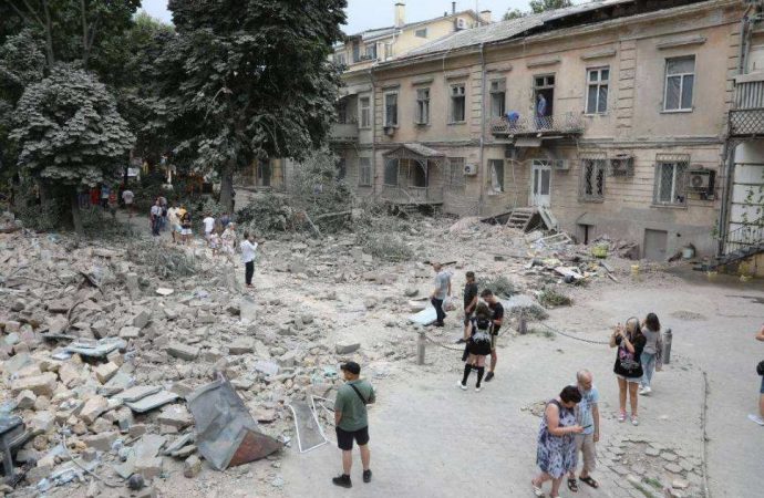 Исторический центр Одессы после обстрела4