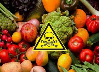 Обережно, пестициди: у яких овочах і фруктах їх найбільше?
