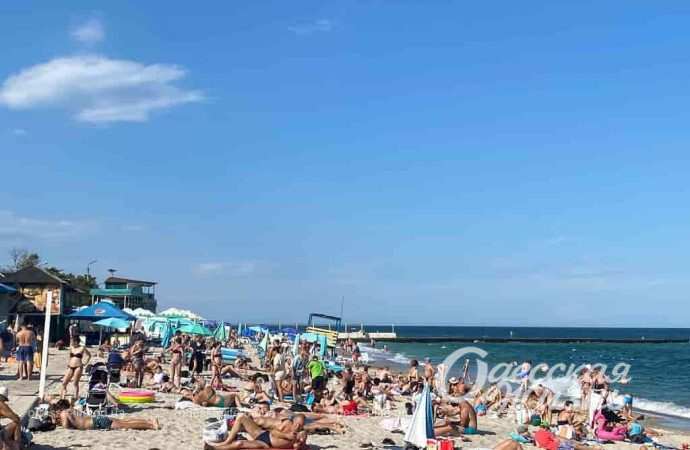 На одесском пляже, 30 июля 2023 г.-2
