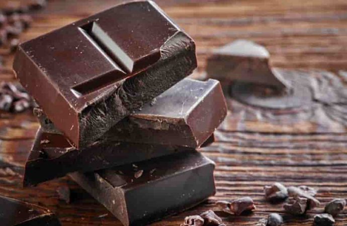 Чому їсти чорний шоколад корисно для здоров’я: названо 5 причин