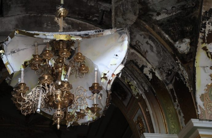 Соборная площадь после прилета27