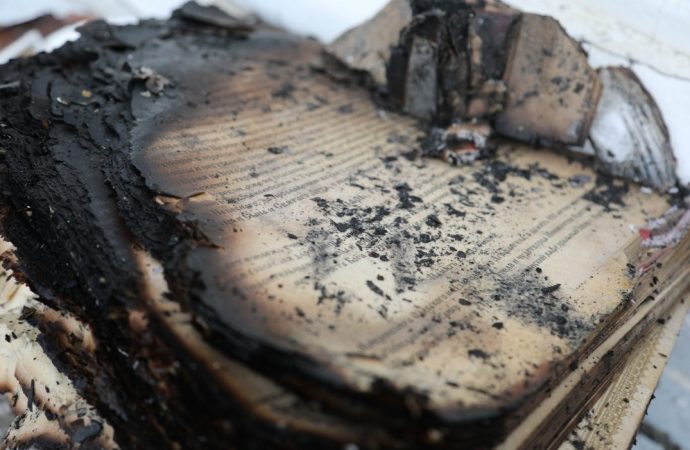 Соборная площадь после прилета28