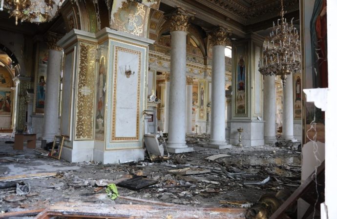 Соборная площадь после прилета23