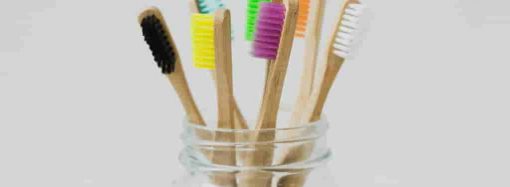 Как часто следует менять зубную щетку: вы будете удивлены