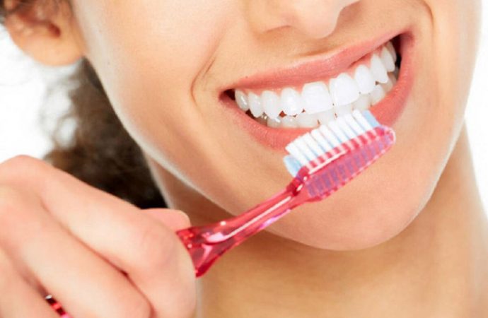 Правильно ли мы чистим зубы: ответ стоматологов шокирует