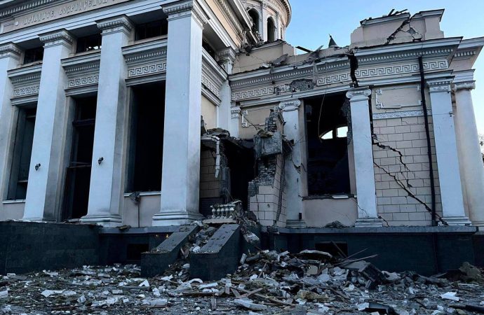 Росія намагається зняти з себе відповідальність за руйнування в Одесі