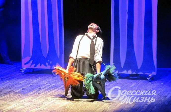 Сказочный детектив на сцене Одесского театра кукол11