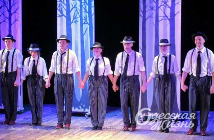 Сказочный детектив на сцене Одесского театра кукол12