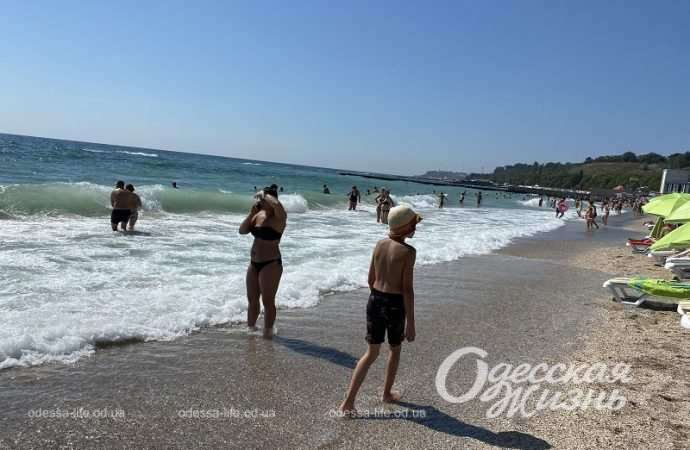 Одесский пляж, на берегу