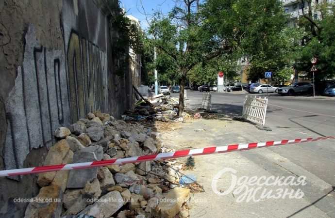 Одесский дом Чижевича после обстрела, лента