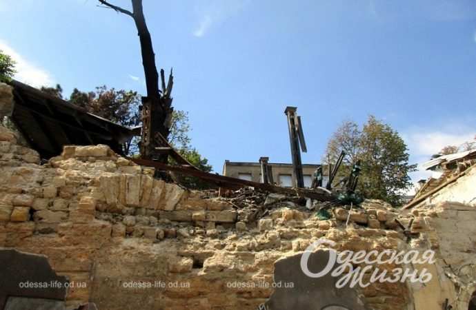 Одесский дом Чижевича после обстрела3