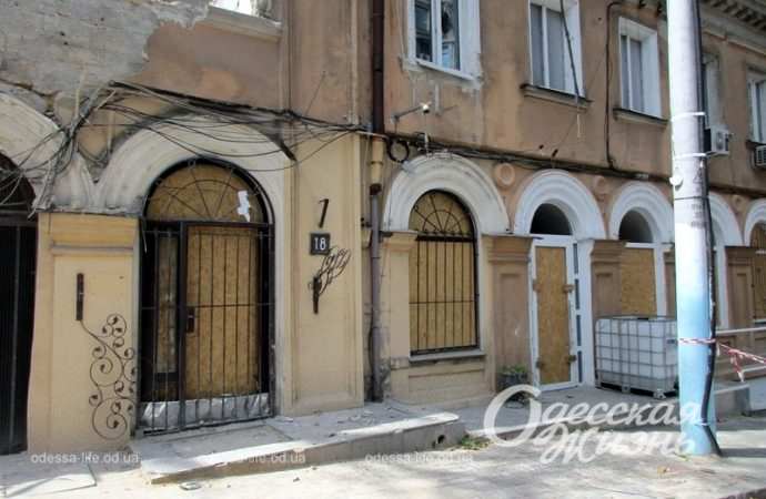 Одесский дом Чижевича после обстрела4