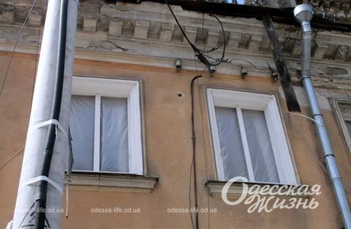 Одесский дом Чижевича после обстрела, окна