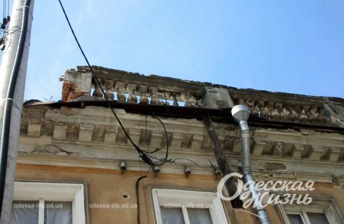 Одесский дом Чижевича после обстрела, крыша