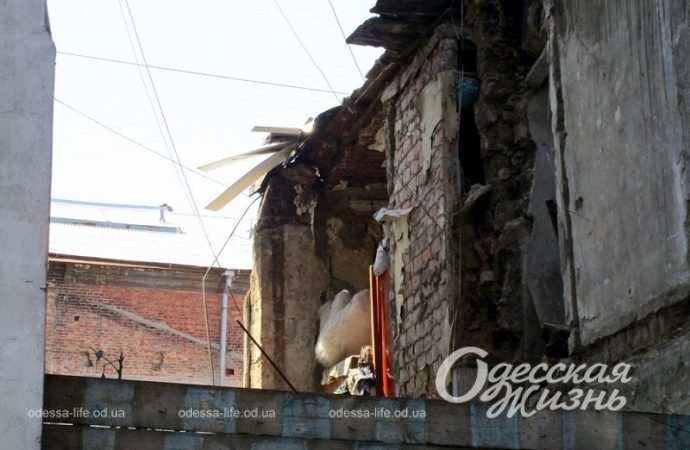 на Базарной рухнула часть дома