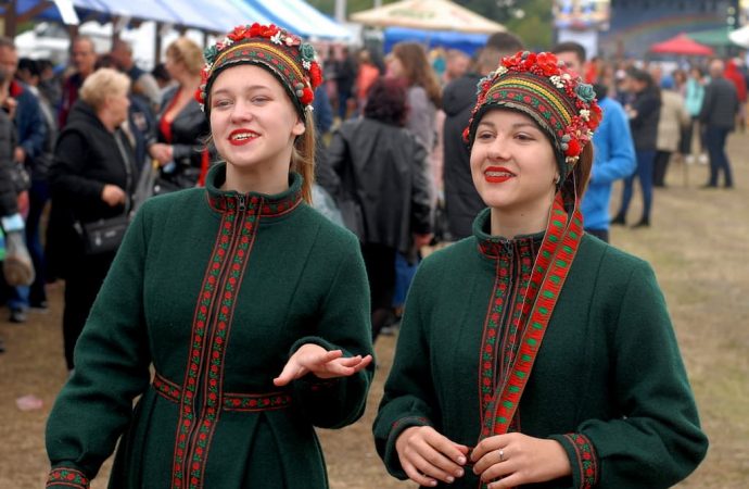 Фестиваль украинских костюмов