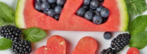 Что надо успеть съесть в августе: самые полезные ягоды и фрукты