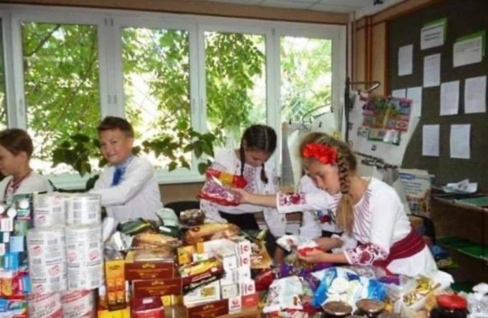 1 вересня – без квітів: батьків одеських школярів просять допомогти військовим