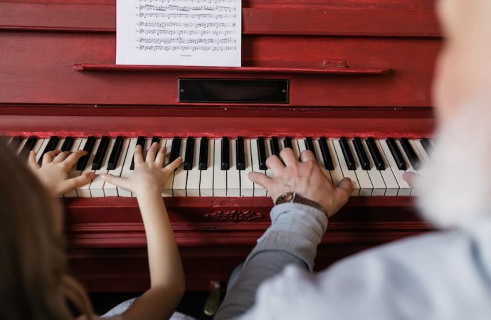 Музыкальная школа приглашает на обучение детей и взрослых