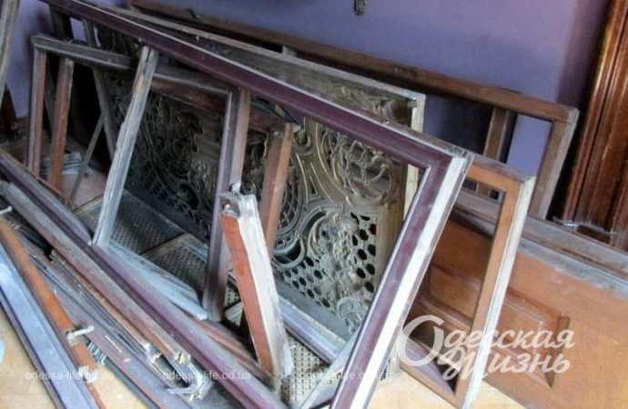 разбитые окна