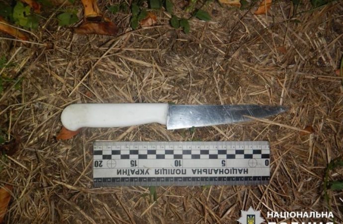 Убила одним ударом: в Одесской области девушка зарезала сожителя